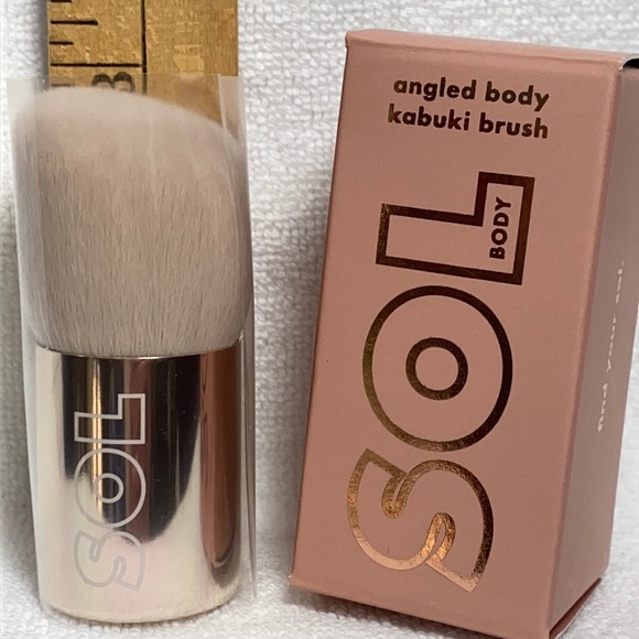🌟LAST 1 🌟 SOL ANGLED BODY KABUKI BRUSH COLOURPOP discontinued BNIB NEW